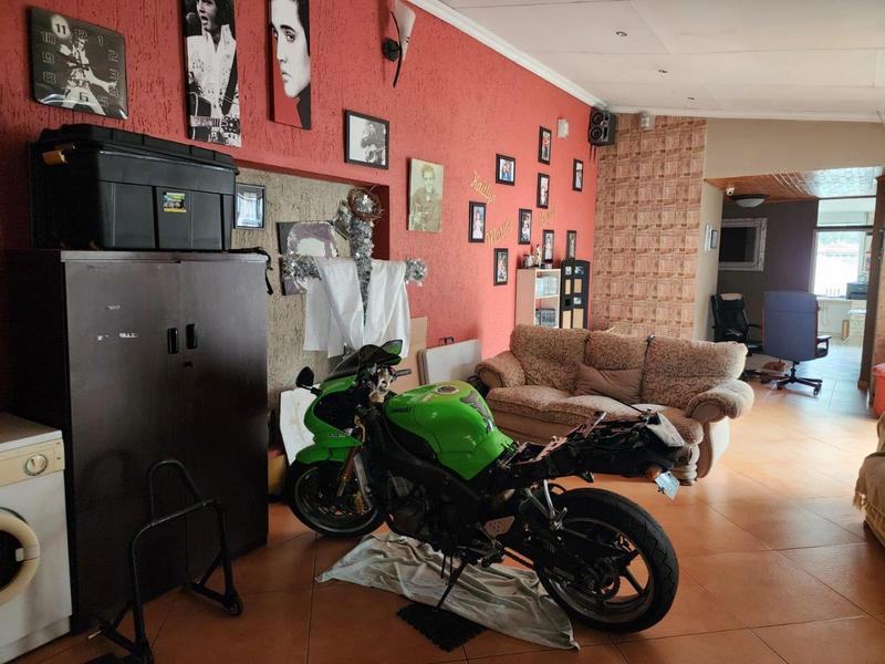 4 Bedroom Property for Sale in Sasolburg Ext 4 Free State
